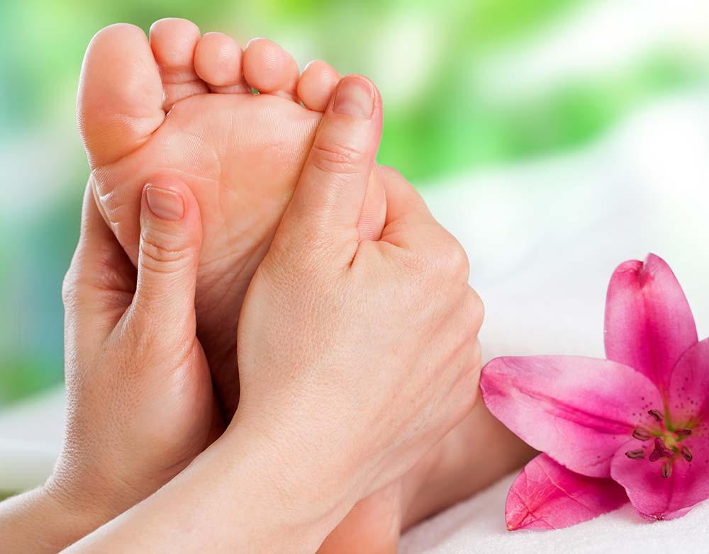 Trattamenti piedi: Pedicure estetico, Ricostruzione unghie, Gel, Smalto semi-permanente
